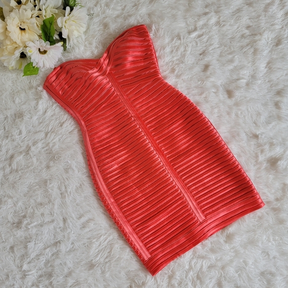 BCBG MaxAzria Dress Coral Size 2 Short Bodycon Party Strapless Bandage Style - Picture 2 of 12